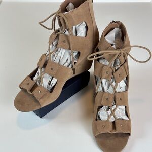 Dolce Vita Lace-Up Suede Wedge Sandals Taupe Cutout Zip Back Size 9.5 Like New
